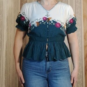 BKE Gimmicks Women M Peplum Blouse Top Floral Embroidered Milk Maid Bohemian